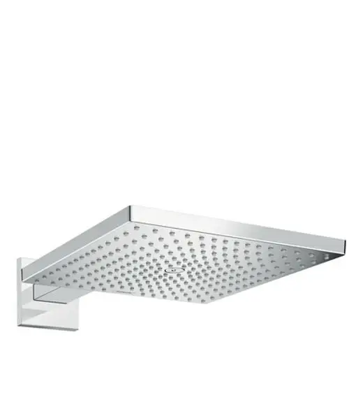 Eckige Kopfbrause in Chromfinish mit mehreren Wasseröffnungen. Die Brause ist an einem Wandarm montiert. Produkt von Hansgrohe, geeignet für moderne Badezimmer.